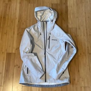 Patagonia Rain jacket - size M / Womens